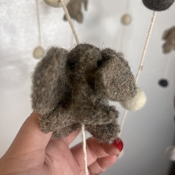 Fiona Walker England Elephant Grey Felt Homemade Organic Nursery Baby Mobile - Picture 2 of 5